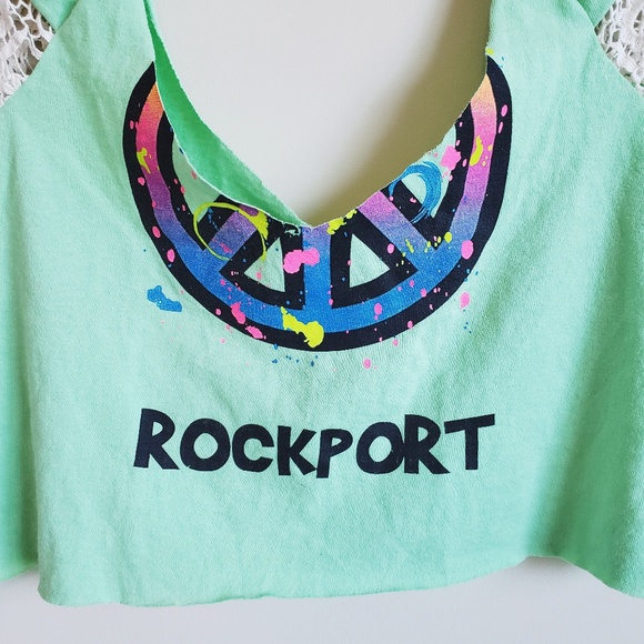 LF furst of a kind cold shoulder graphic crop top - Picture 6 of 8